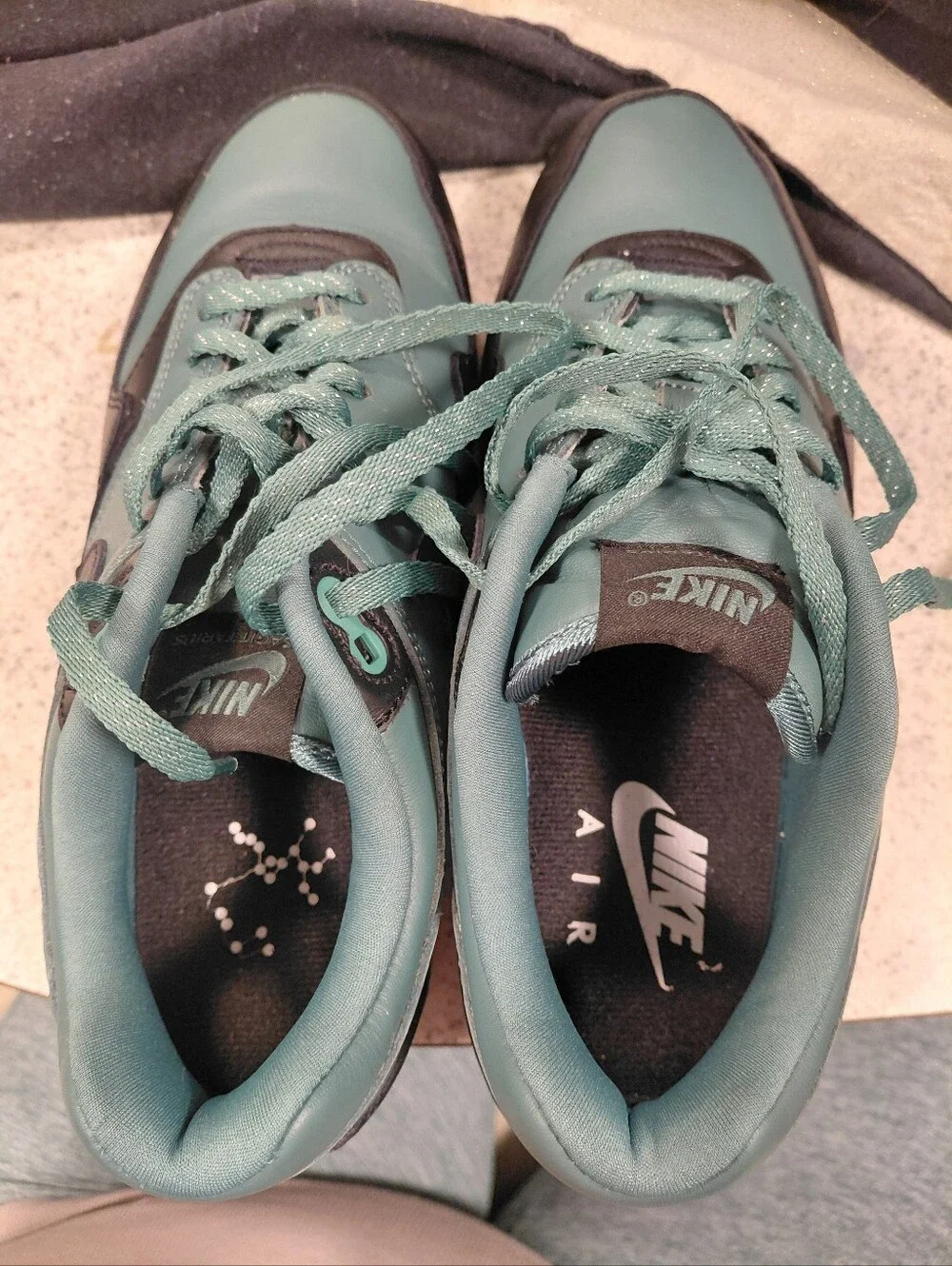 Nike Women's Sneakers in Teal and Black